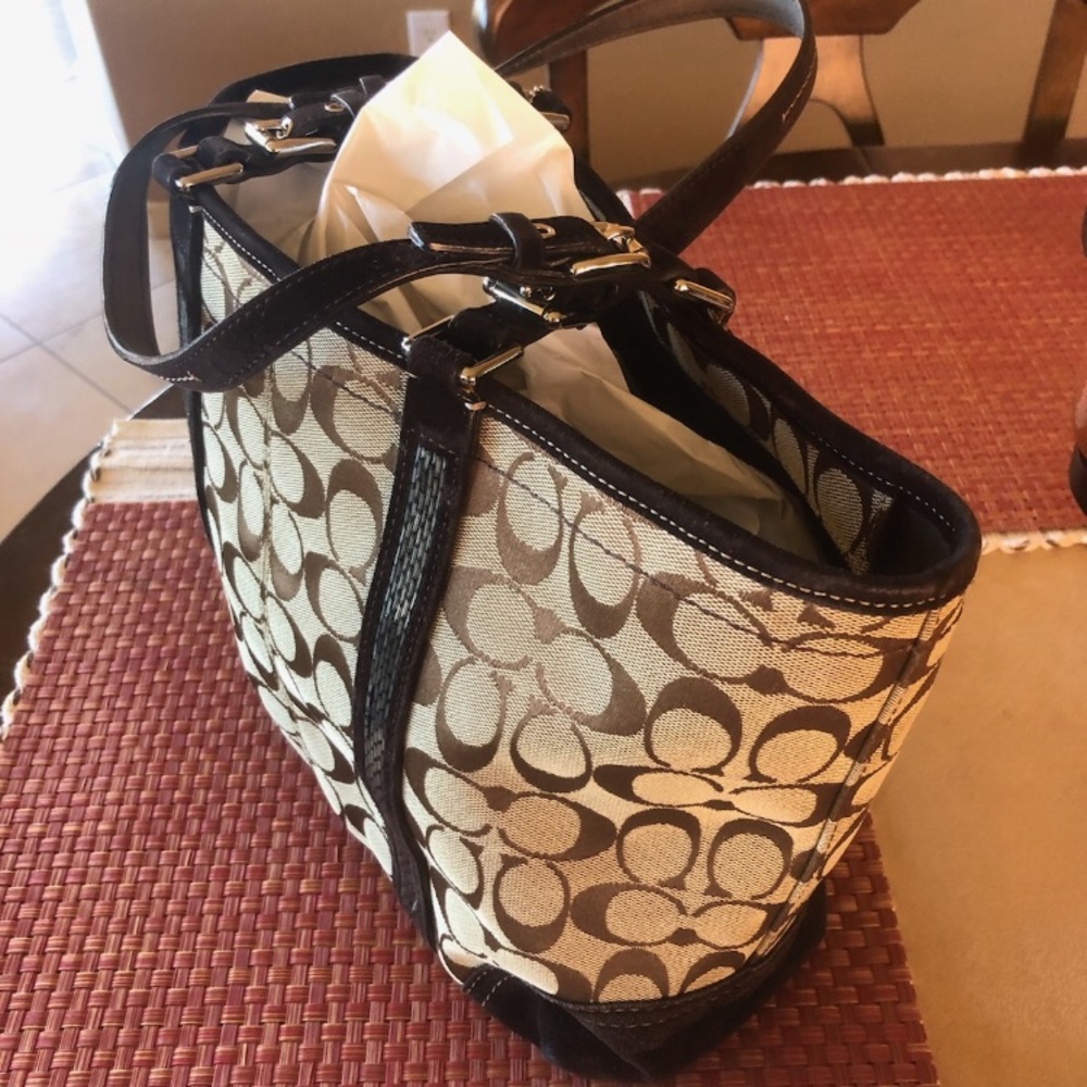 Coach Signature Jacquard Tote with beads - Picture 3 of 6